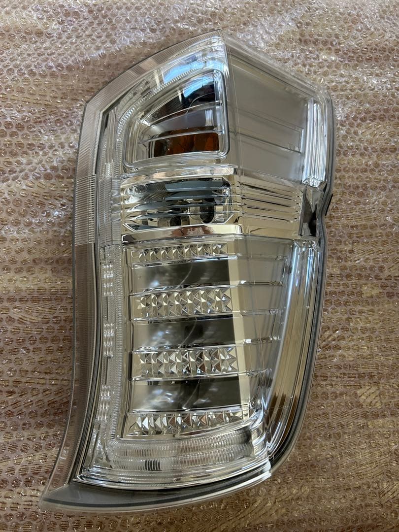 RK5【ホンダ】ステップワゴン　右テールランプ