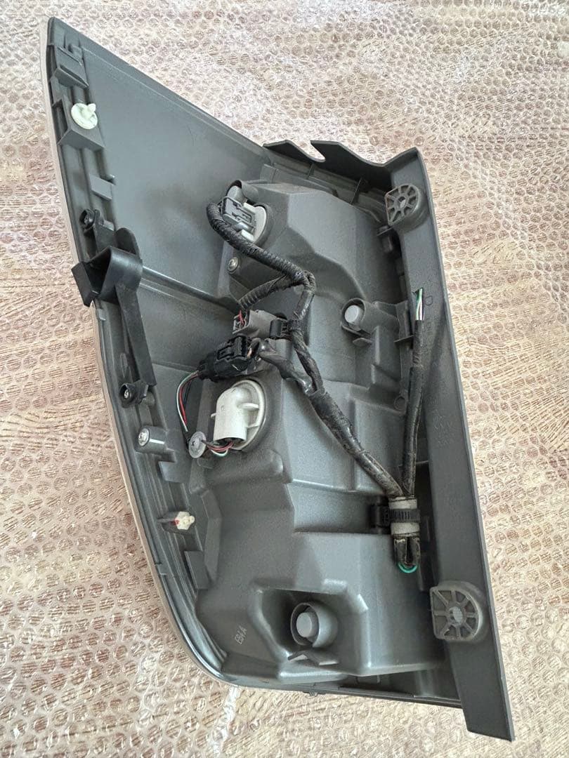 RK5【ホンダ】ステップワゴン　右テールランプ