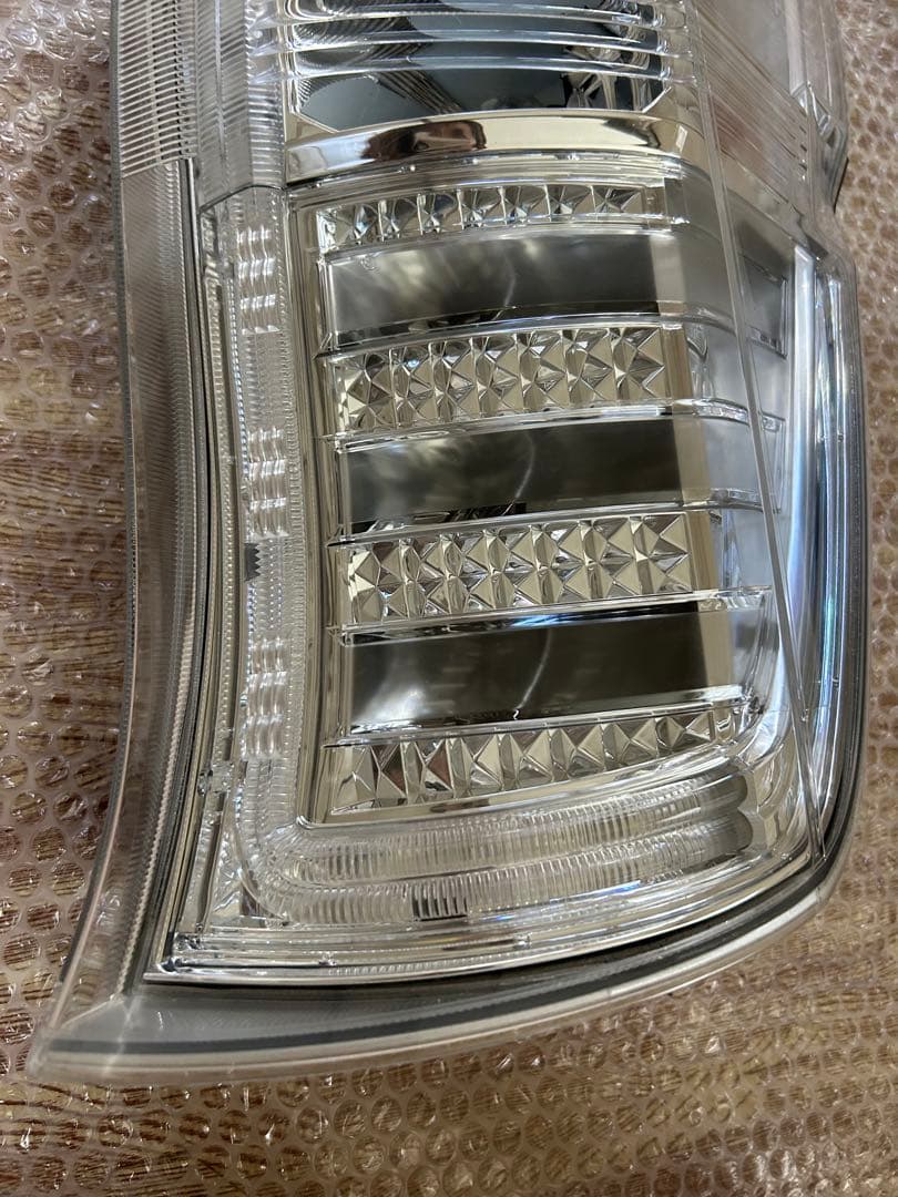 RK5【ホンダ】ステップワゴン　右テールランプ