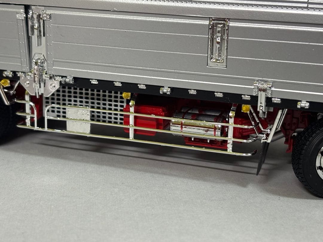 1/32 デコトラプラモデル スーパーグレート 4軸低床 冷凍ウイング 完成品