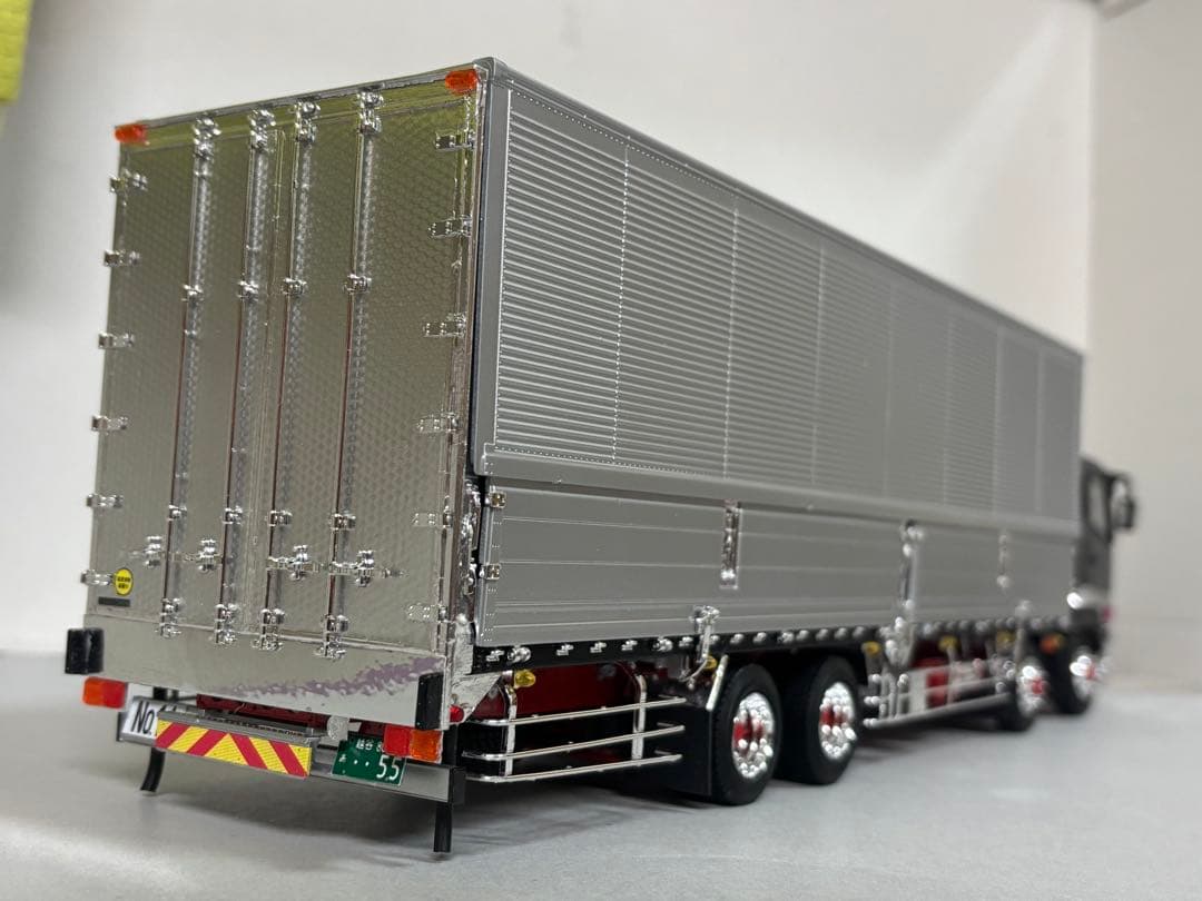 1/32 デコトラプラモデル スーパーグレート 4軸低床 冷凍ウイング 完成品