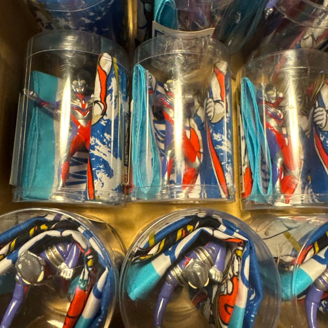 希少⭐︎ウルトラマンダイナ　ハンカチ＆ミニフィギュア 28個　まとめ売り