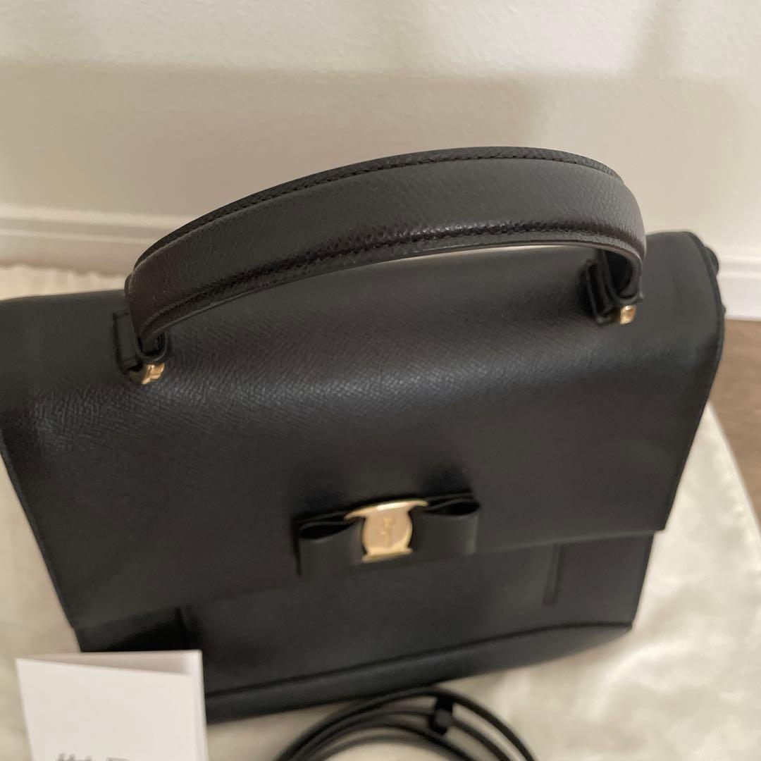 【新品同様】Ferragamo フェラガモ2Wayバッグ 黒