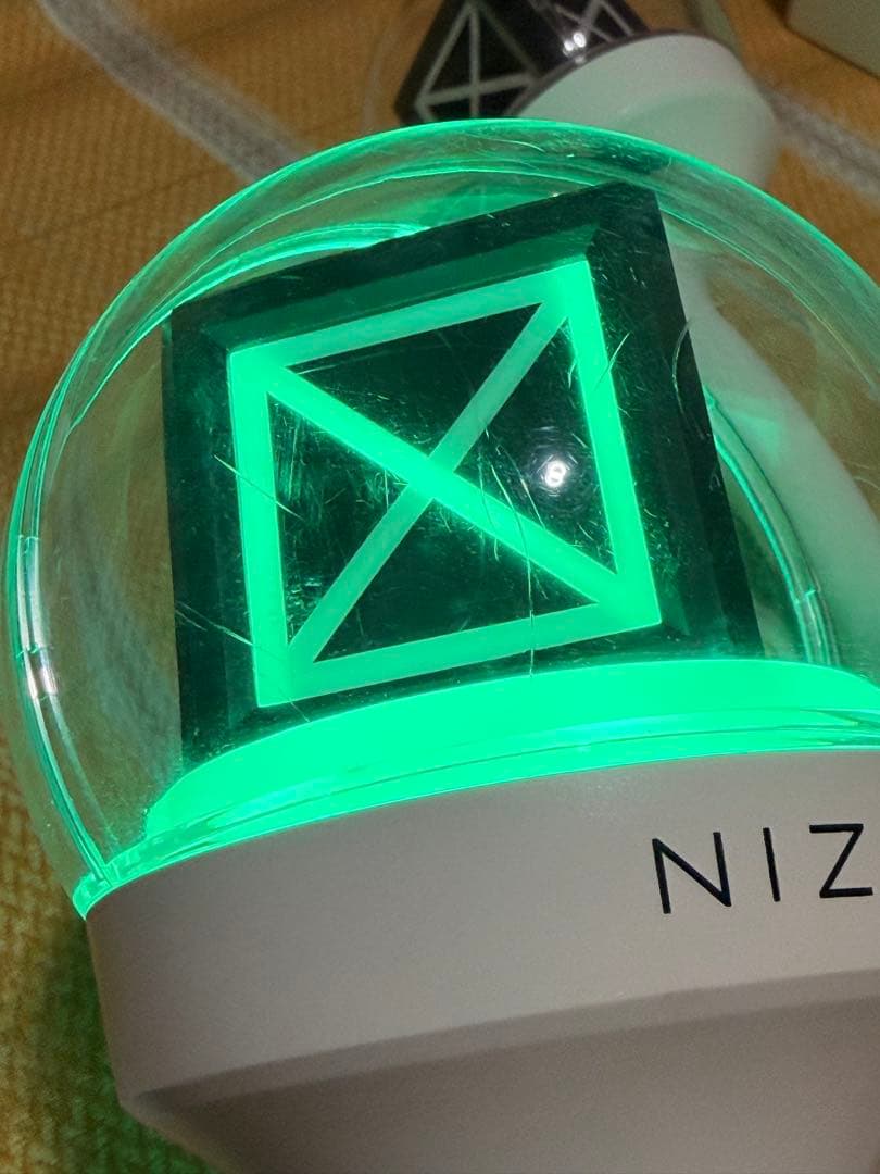 【匿名配送】NiziU 公式 ペンライト 2本セット