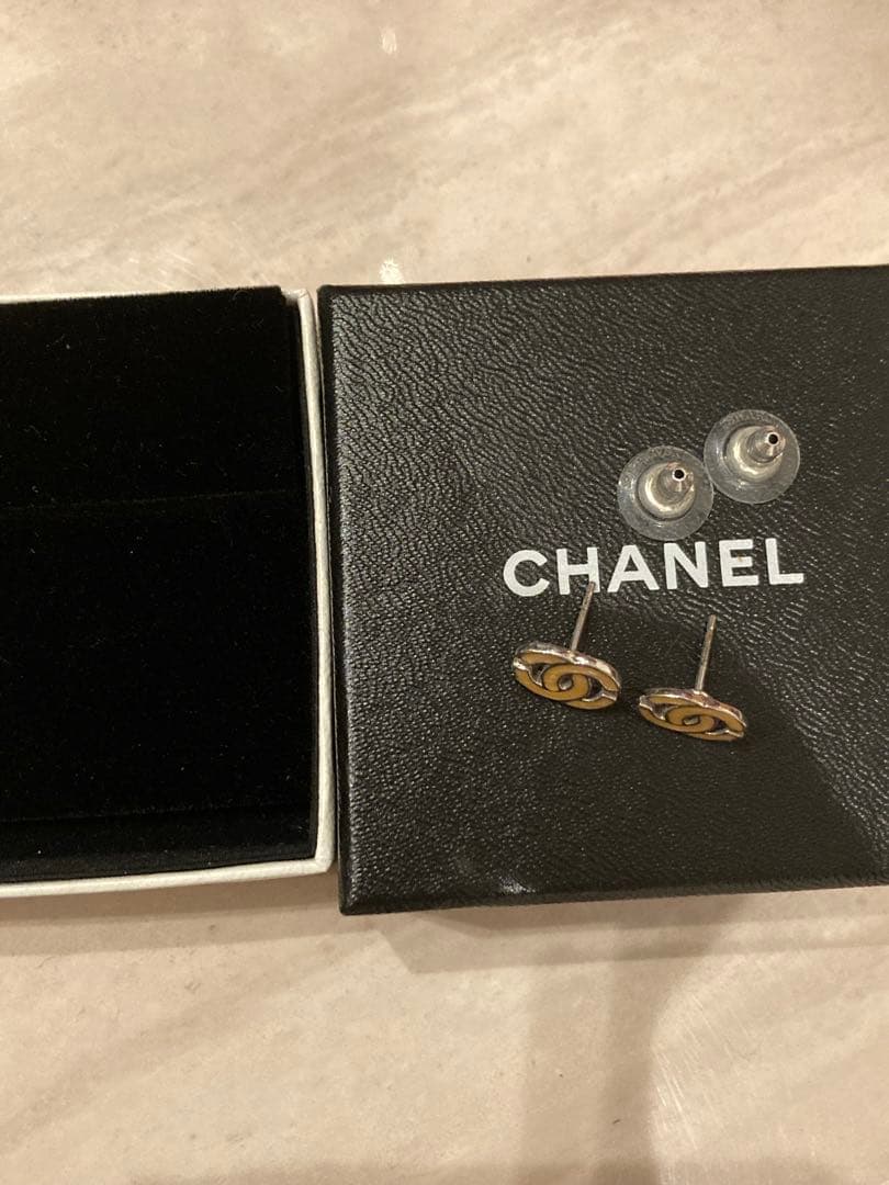 CHANELシャネル ピアス 00T 2000ココマーク 黄色