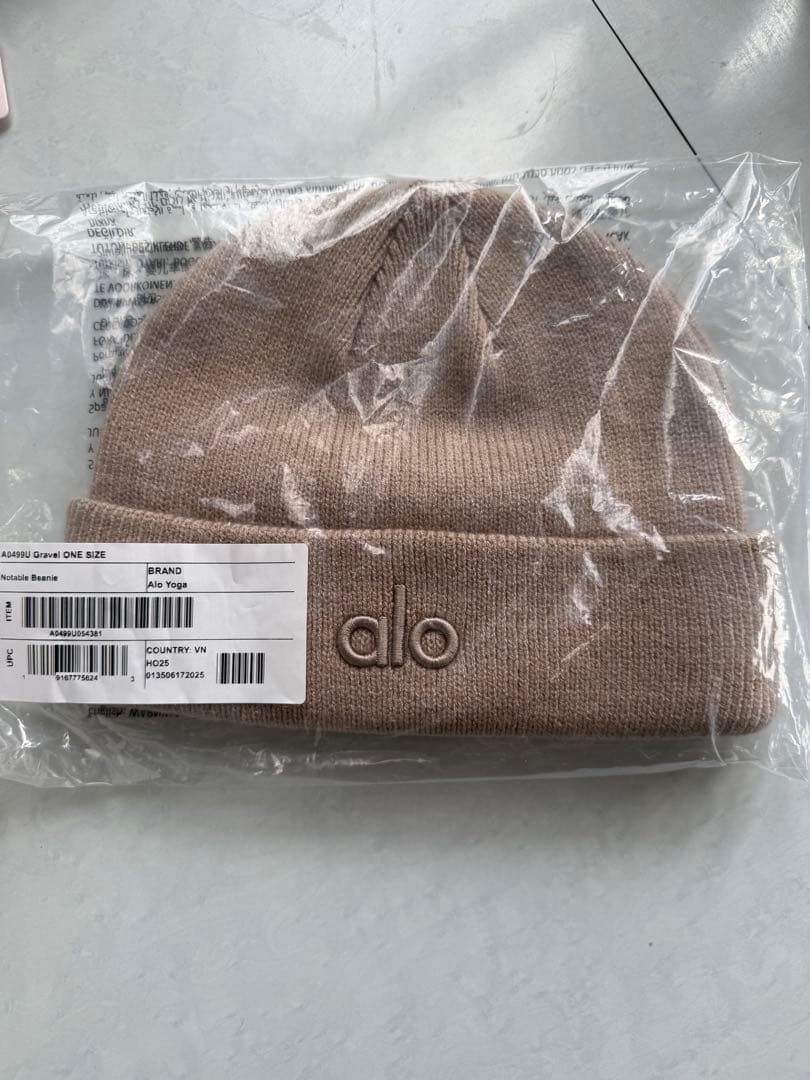 alo yoga Notable Beanie gravelベージュ ニット帽