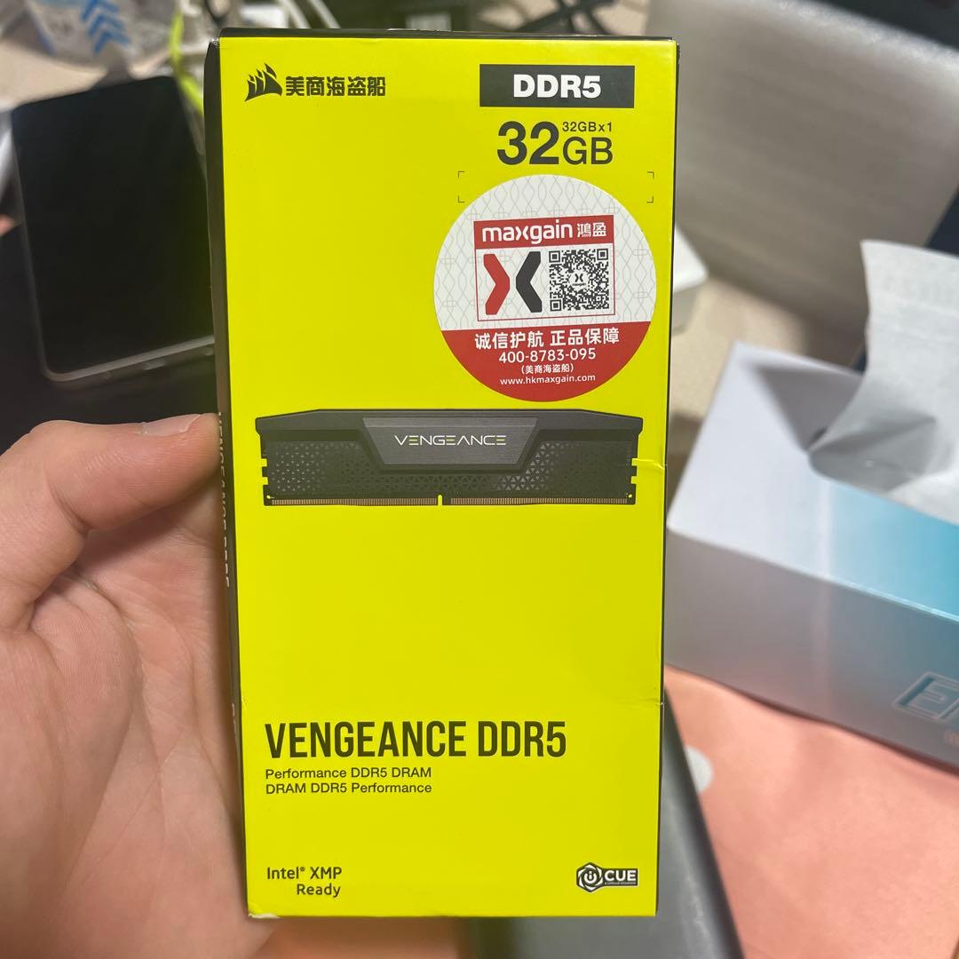VENGEANCE DDR5 32GB メモリ