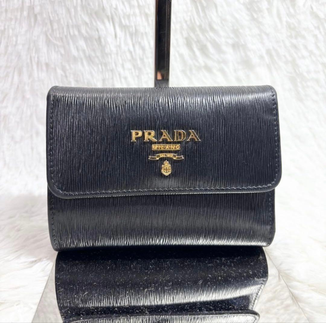 marine♡　三つ折り財布 ヴィッテロムーブ バイカラー 金ロゴ 赤 黒