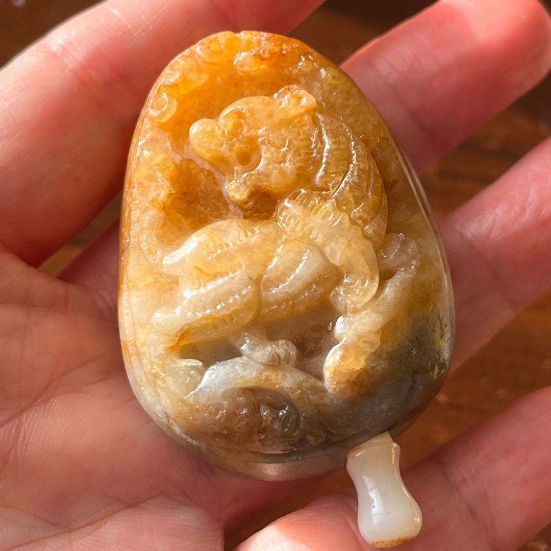 和田玉 黄玉 鼻煙壺 ペンダント 古玉 手彫り 虎 彫刻 軟玉 ネフライト