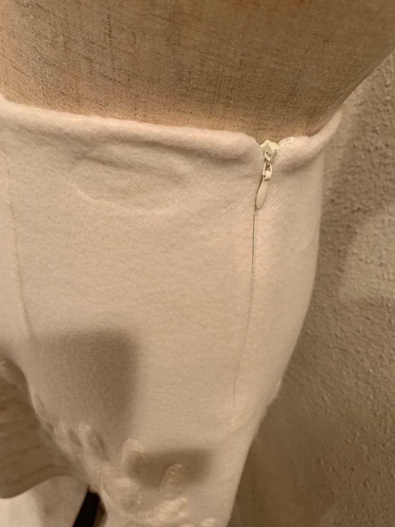 エルマンノシェルビーノ　40 刺繍ホワイトフレアスカート