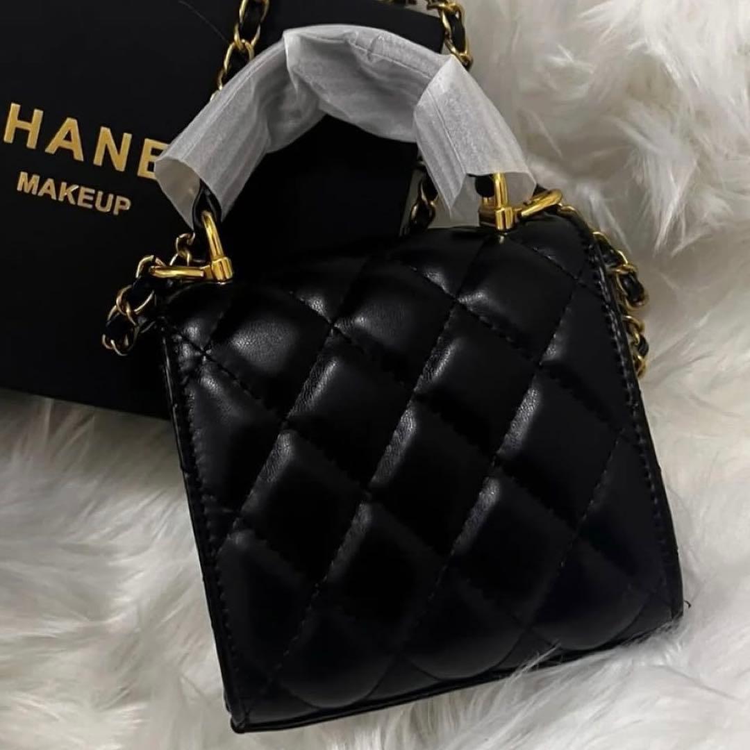 ✨１点のみ✨CHANEL ノベルティキルティングバッグ ブラック ミラー付き