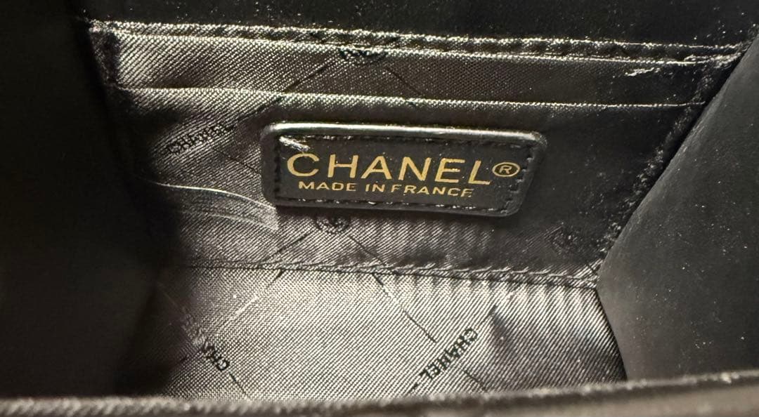 ✨１点のみ✨CHANEL ノベルティキルティングバッグ ブラック ミラー付き