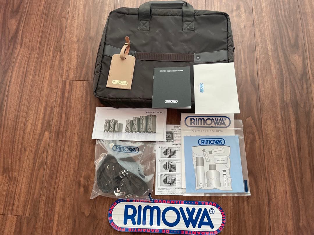 リモワ トパーズ チタニウム ビジネストロリー 28L 2輪