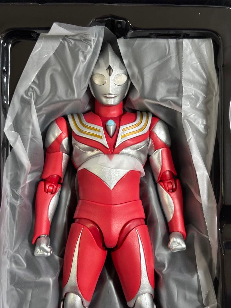 真骨彫製法 ウルトラマンティガ パワータイプ フィギュアーツ