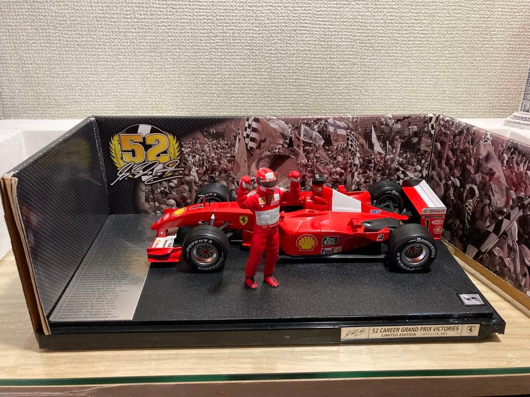Ferrari F-2001 1:18 •’シューマッハ 通算52回のGP優勝」