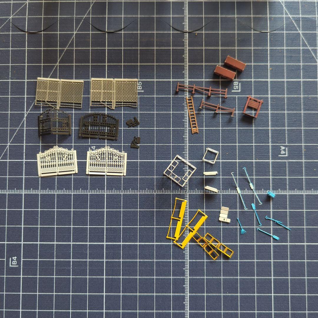 M016【B品】Nゲージやジオラマなどで使えるエッチングパーツ（ケース付き）