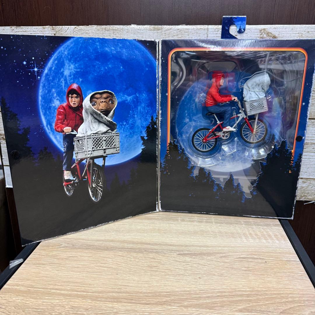 E.T. & Elliott with Bicycle フィギュア