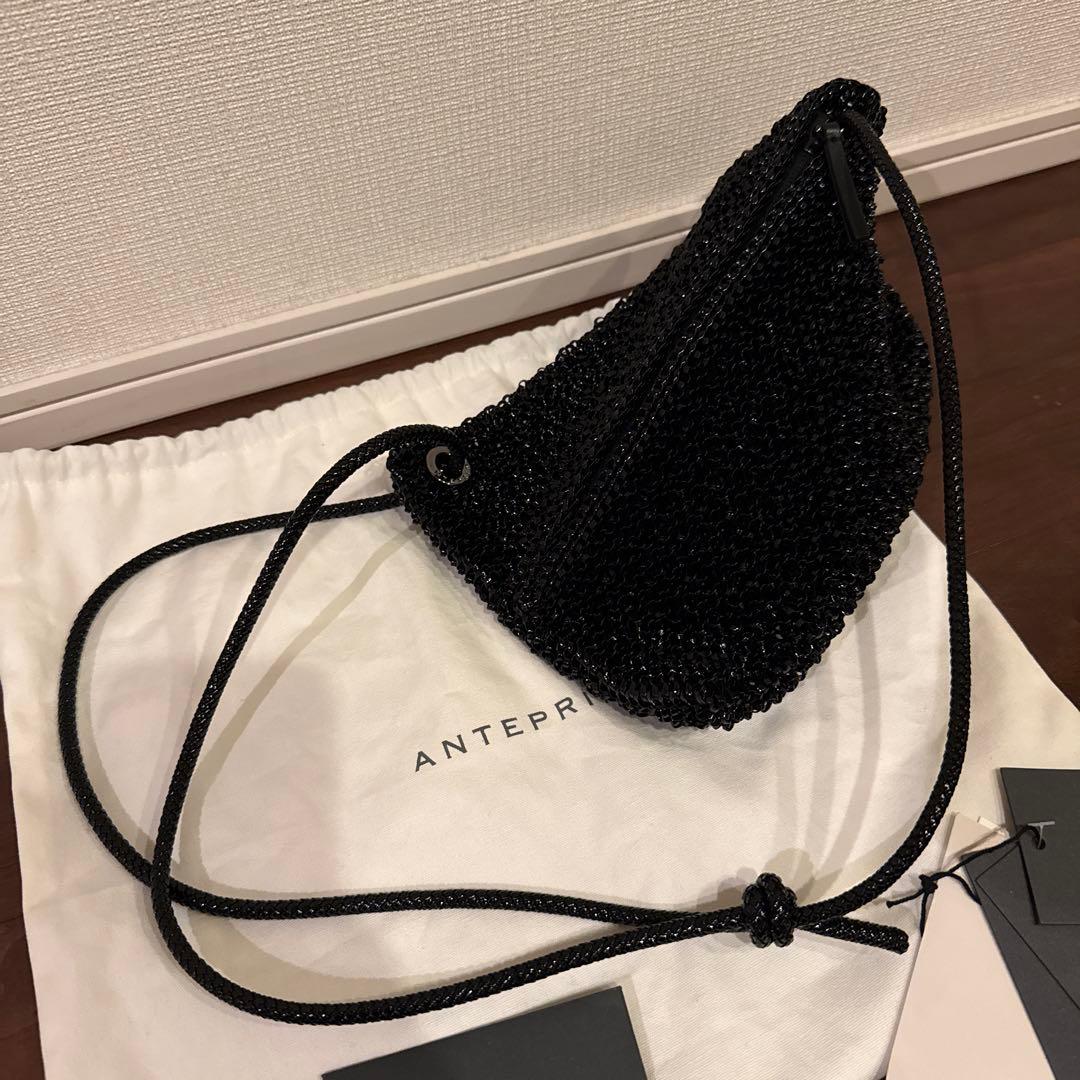 プピーユ　アンテプリマ ツイスト スモール　エナメルブラック