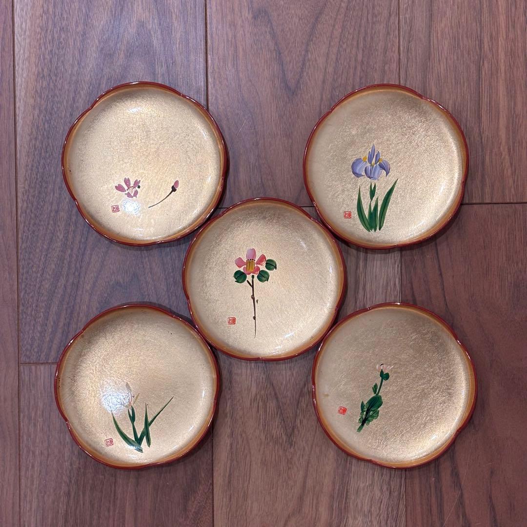 漆器 梅型銘々皿 5枚セット 13cm 金地 花蒔絵 朱印あり／和皿／菓子皿