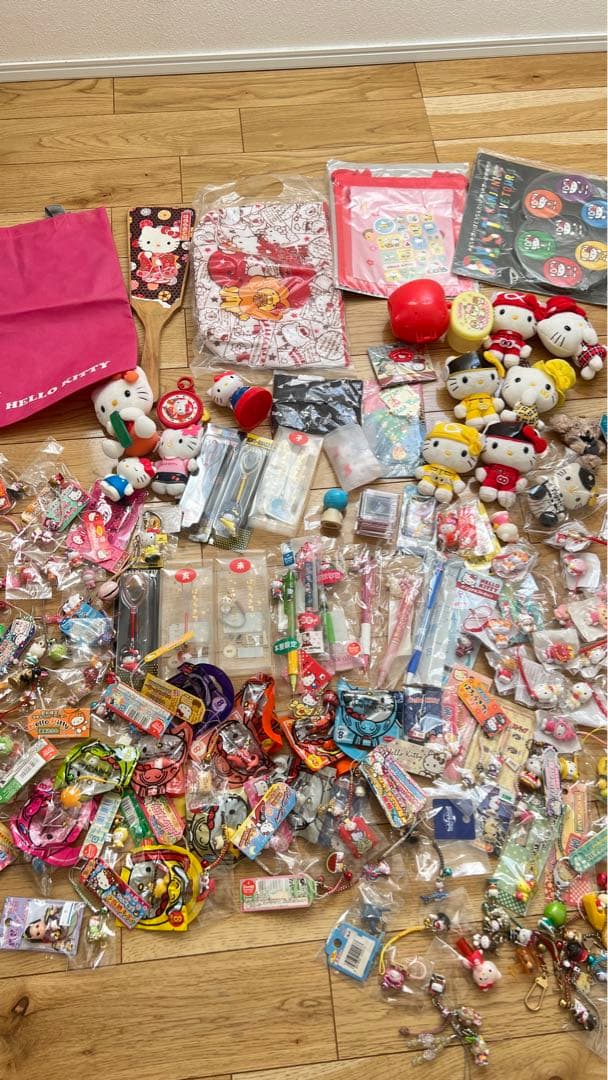 サンリオご当地キティハローキティボールペンぬいぐるみその他170点以上大量まとめ