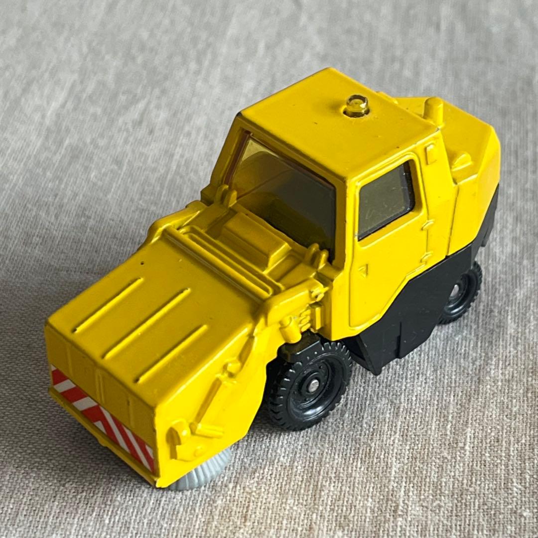 トミカ　働く車　6台セット　工事現場　道路整備　建設車両