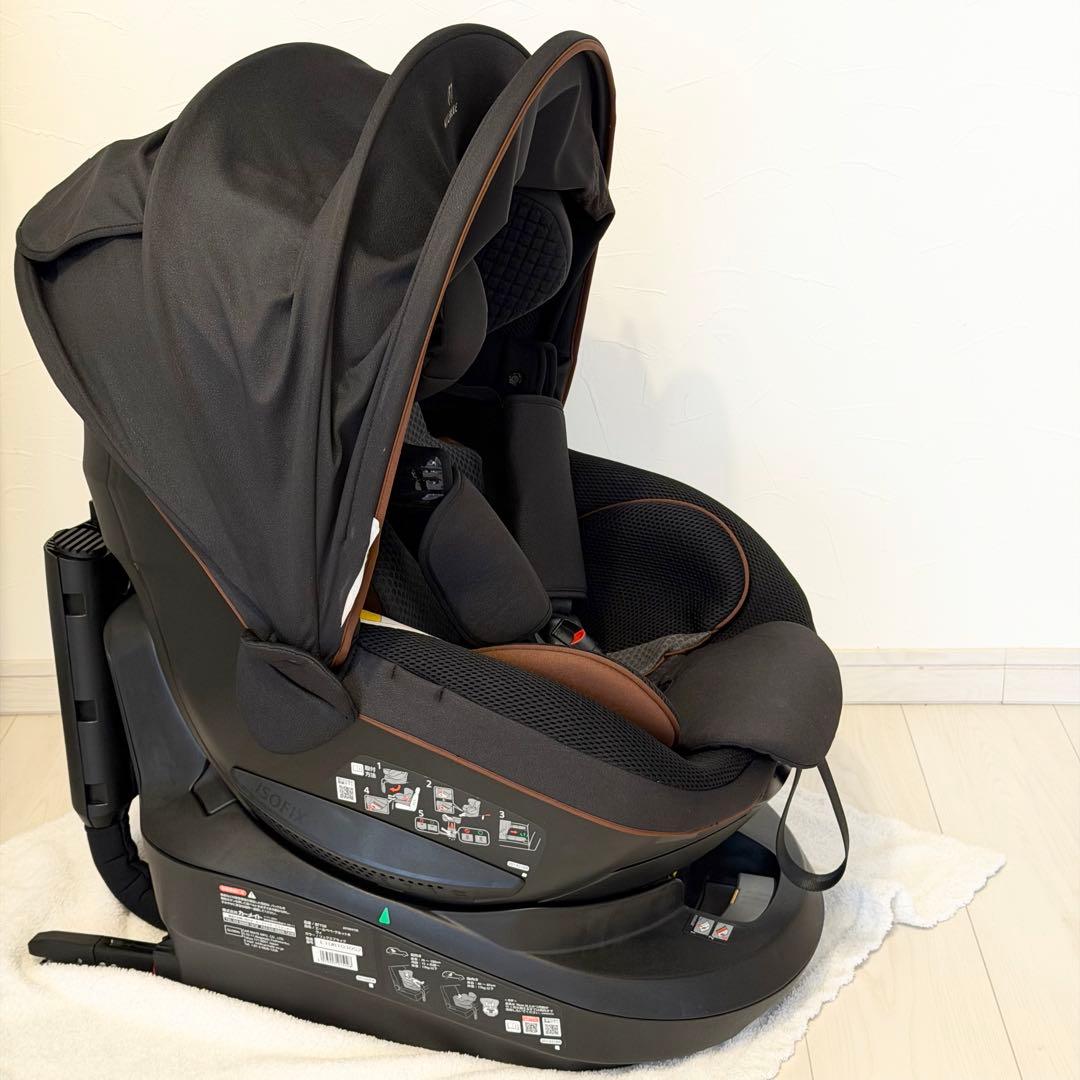 【美品】エールべべ クルットR ウィ リュクスブラック 新生児 チャイルドシート