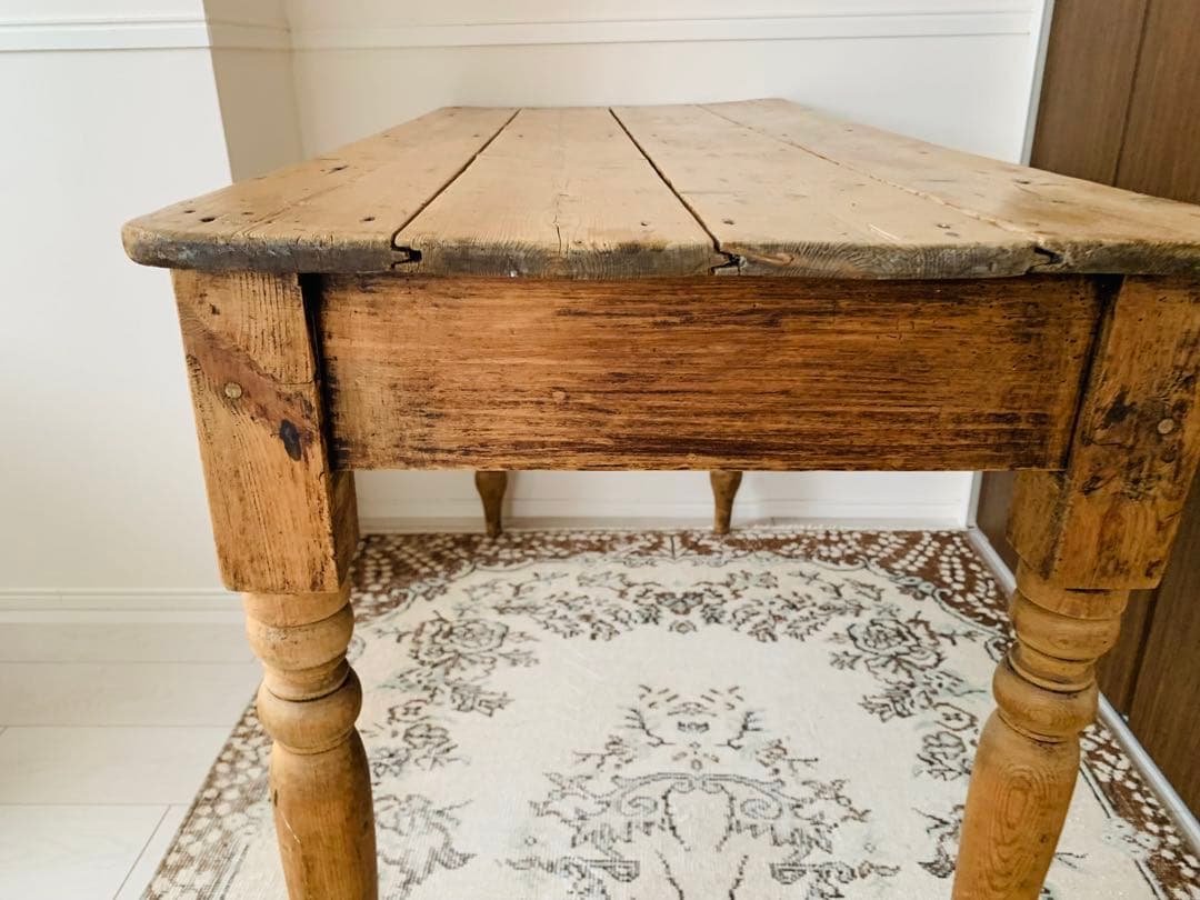 アンティーク　テーブル　KRANKで購入　ダイニングテーブル　ヴィンテージ