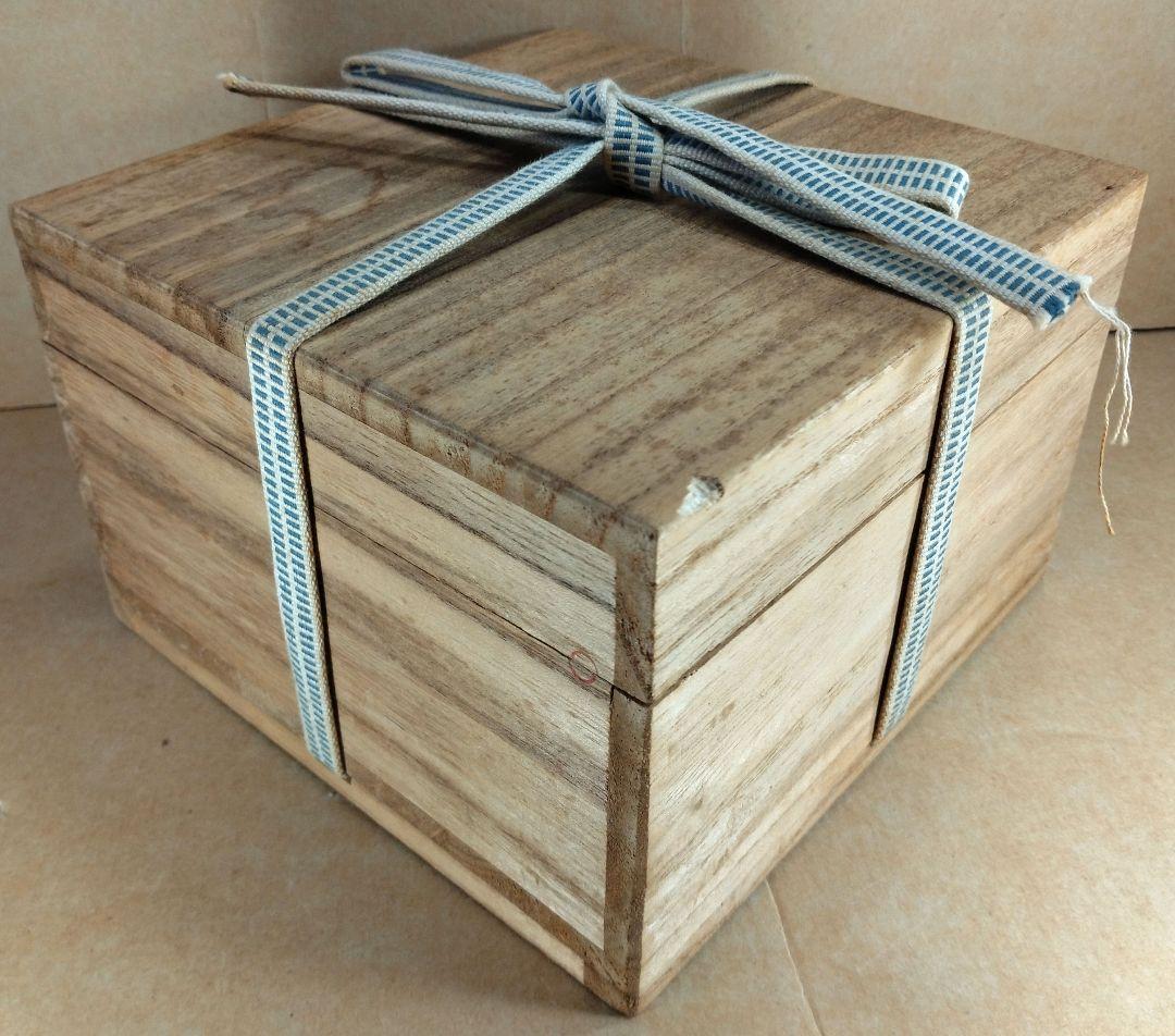 【本物保証】金城次郎 マカイ(壷屋焼魚紋茶碗）共箱 栞 美品 人間国宝 壺屋焼