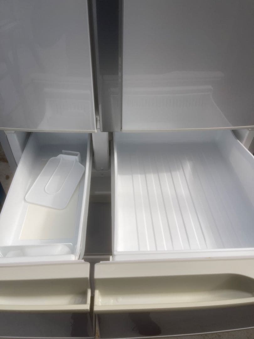 黒夜叉様 パナソニック　冷蔵庫　NR-FTF556-H 552L 2012年製