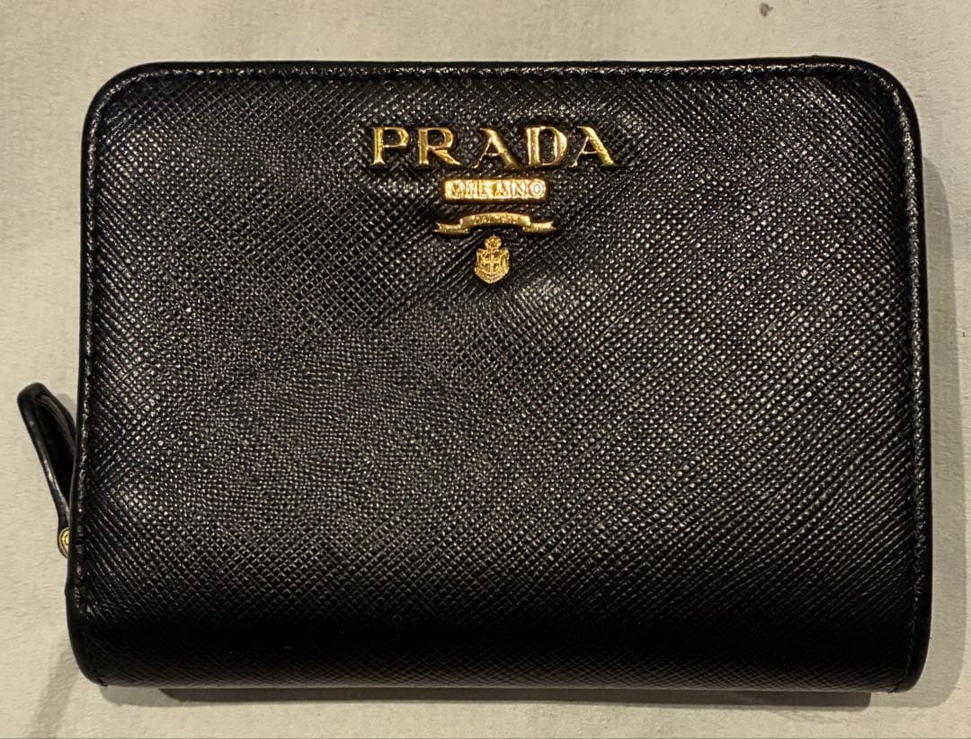 PRADA 二つ折り財布 ラウンドファスナー 黒