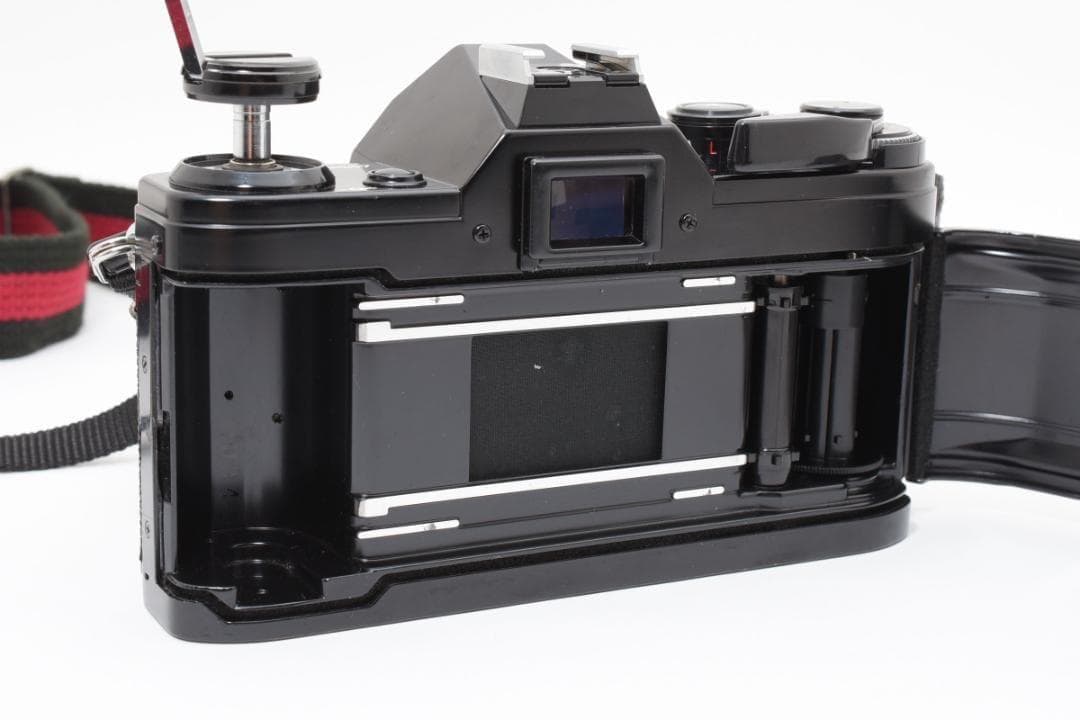 超美品 キャノン AE-1 ブラック フィルムカメラ モルト新品交換済 M753