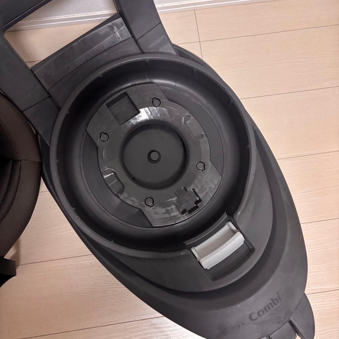 Combi 回転式チャイルドシート ISOFIX