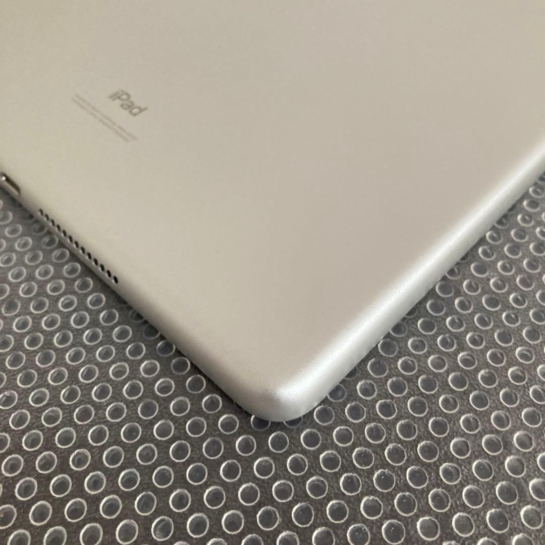 3585【早い者勝ち】比較的美品☆iPad8 第8世代 32GB WIFIモデル