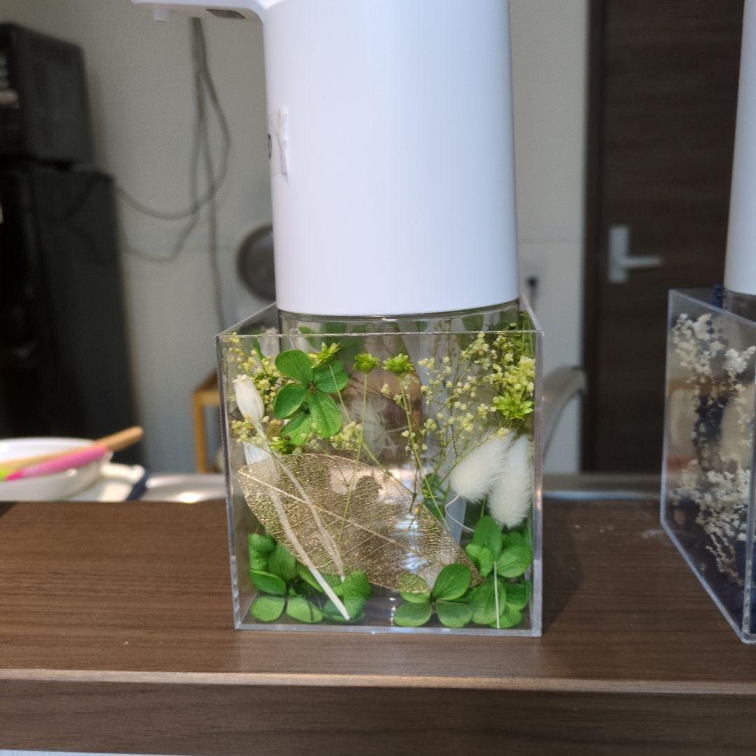 89baka　青と緑のオートディスペンサー2つ