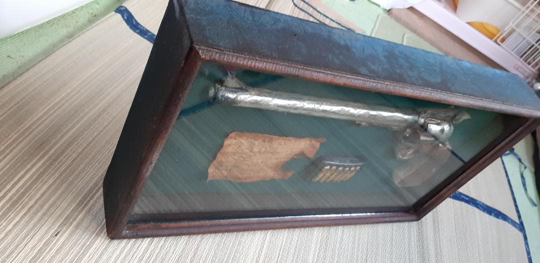 銃レプリカ　コルト　額飾り