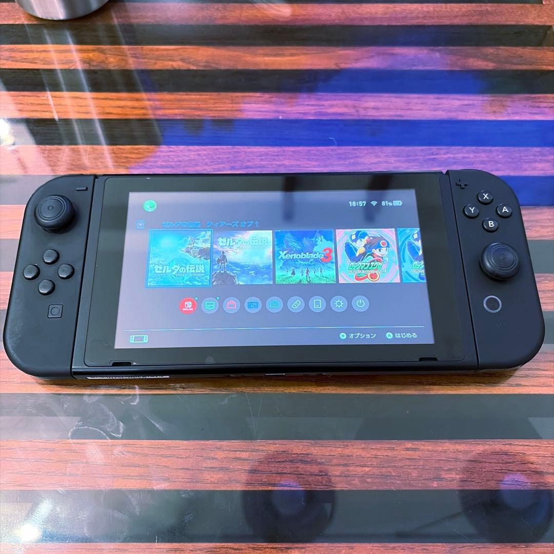 Nintendo Switch本体 HAC-001 黒ジョイコン 充電グリップ付