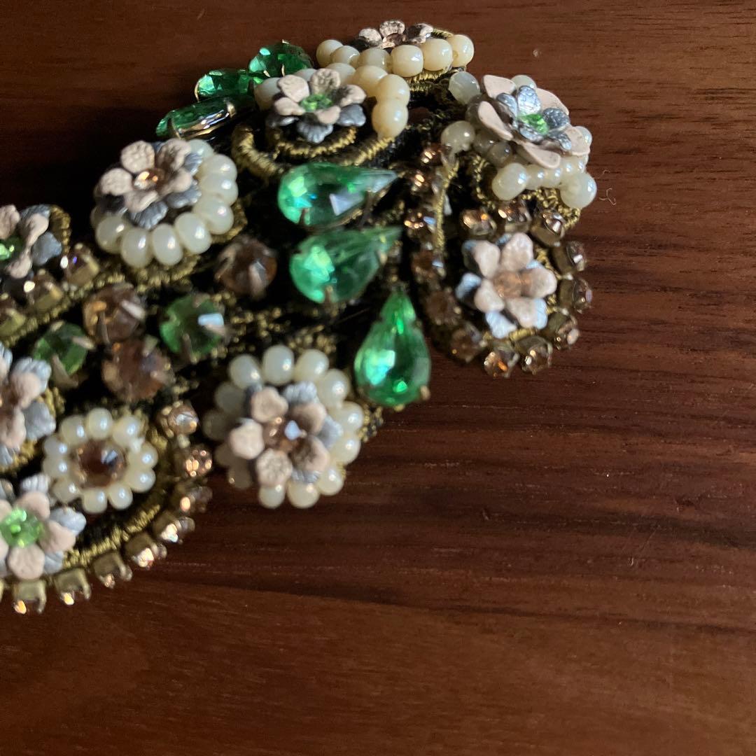 ミハエルネグリン　バレッタ　グリーン系