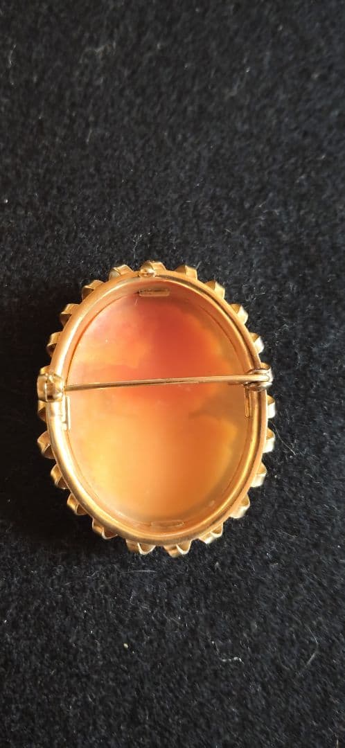 ロンドンで求めたアンティークカメオブローチ