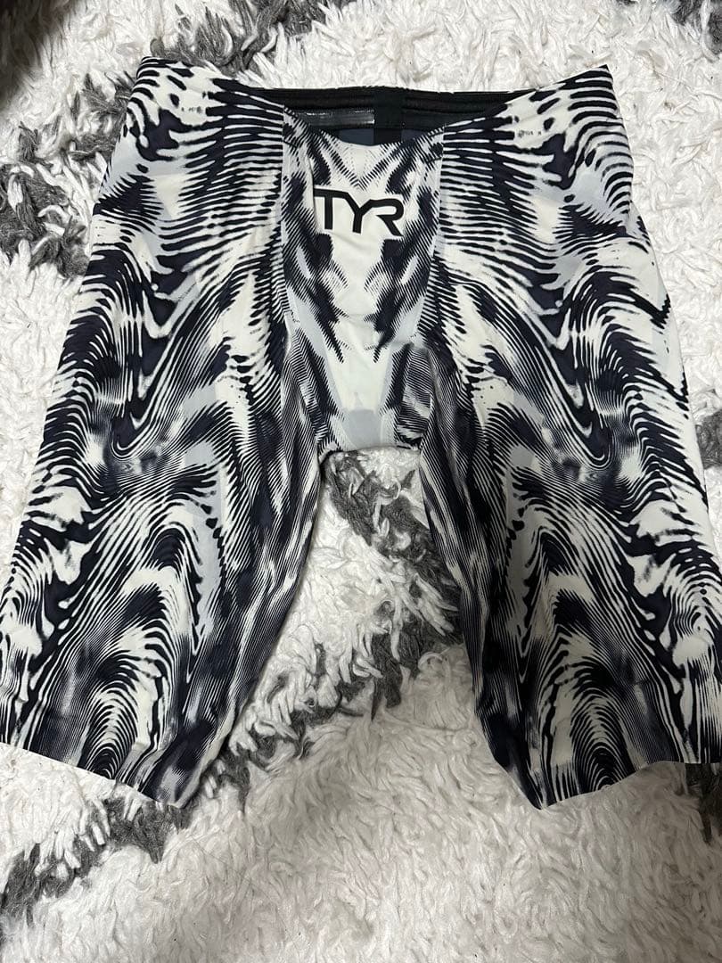 TYR VENZO サイズ26 試合用水着　セット購入可 番号2