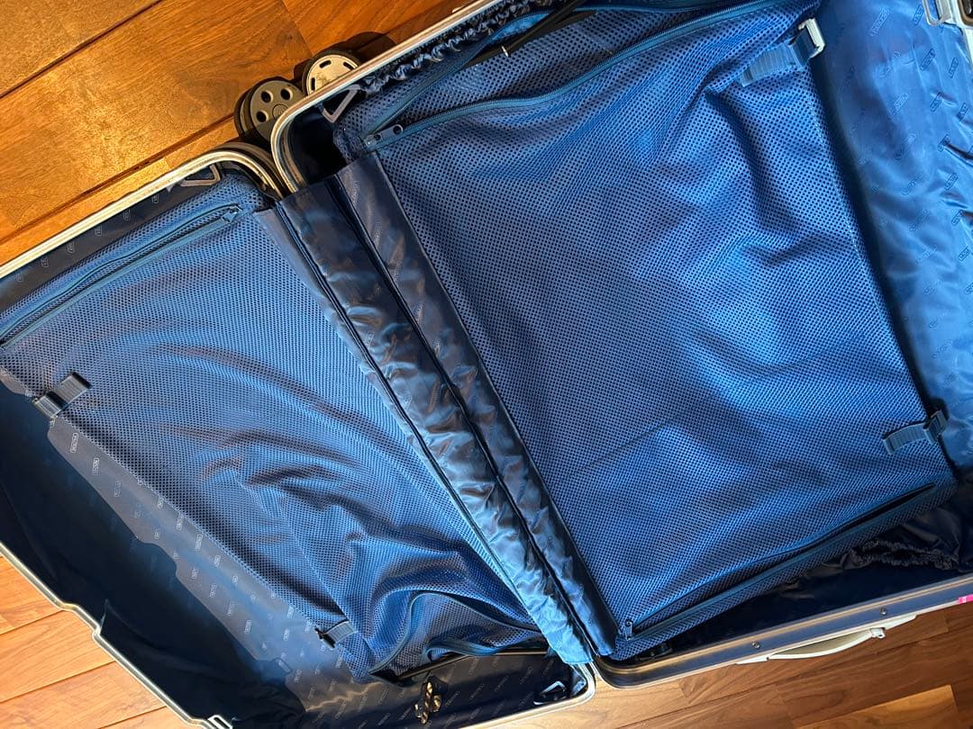 リモワ　RIMOWA トパーズ　アルミ製 シルバーキャリーケース 大型