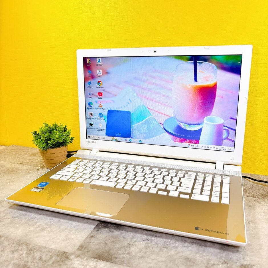 Coreｉ5✨新品SSDで快適✨おしゃれゴールド❣カメラ付き 薄型ノートパソコン