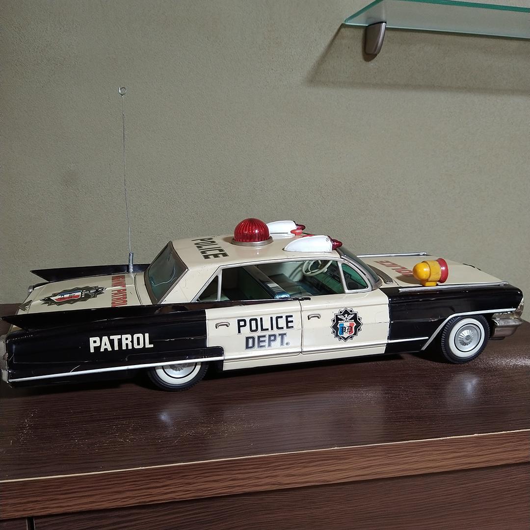 E*S様 ヨネザワ キャデラック パトカー ブリキ