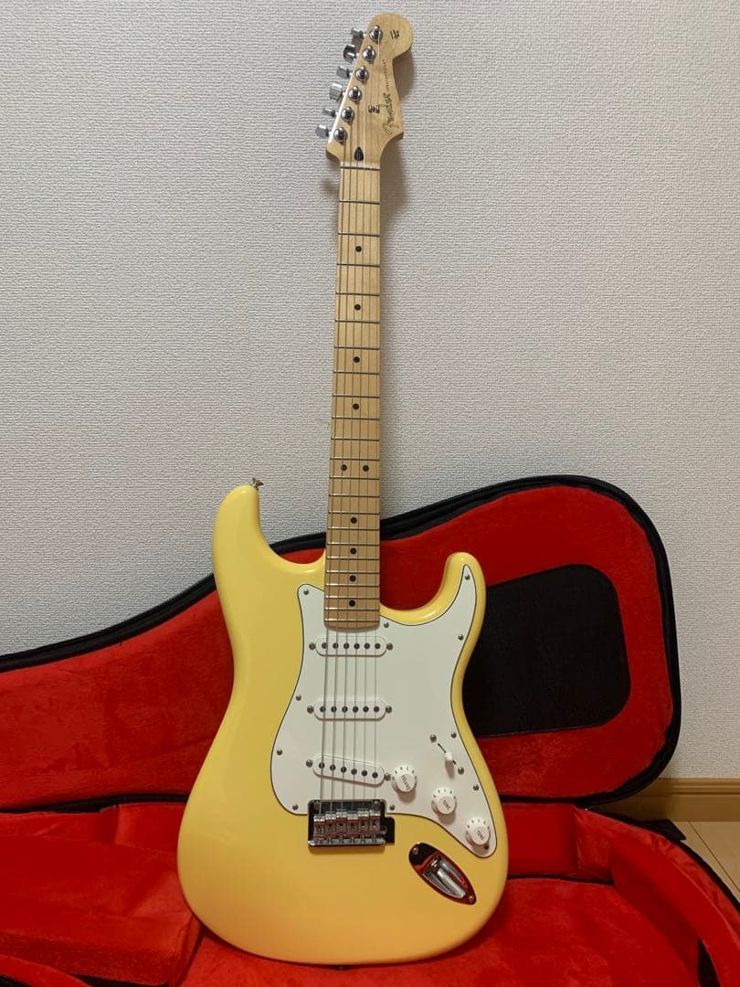 Fender player strat バタークリーム　セミハードケース付き