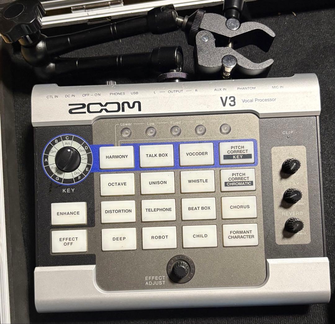 ZOOM V3 ボーカルプロセッサー 【スタンド設置器具・シールド・電源セット】
