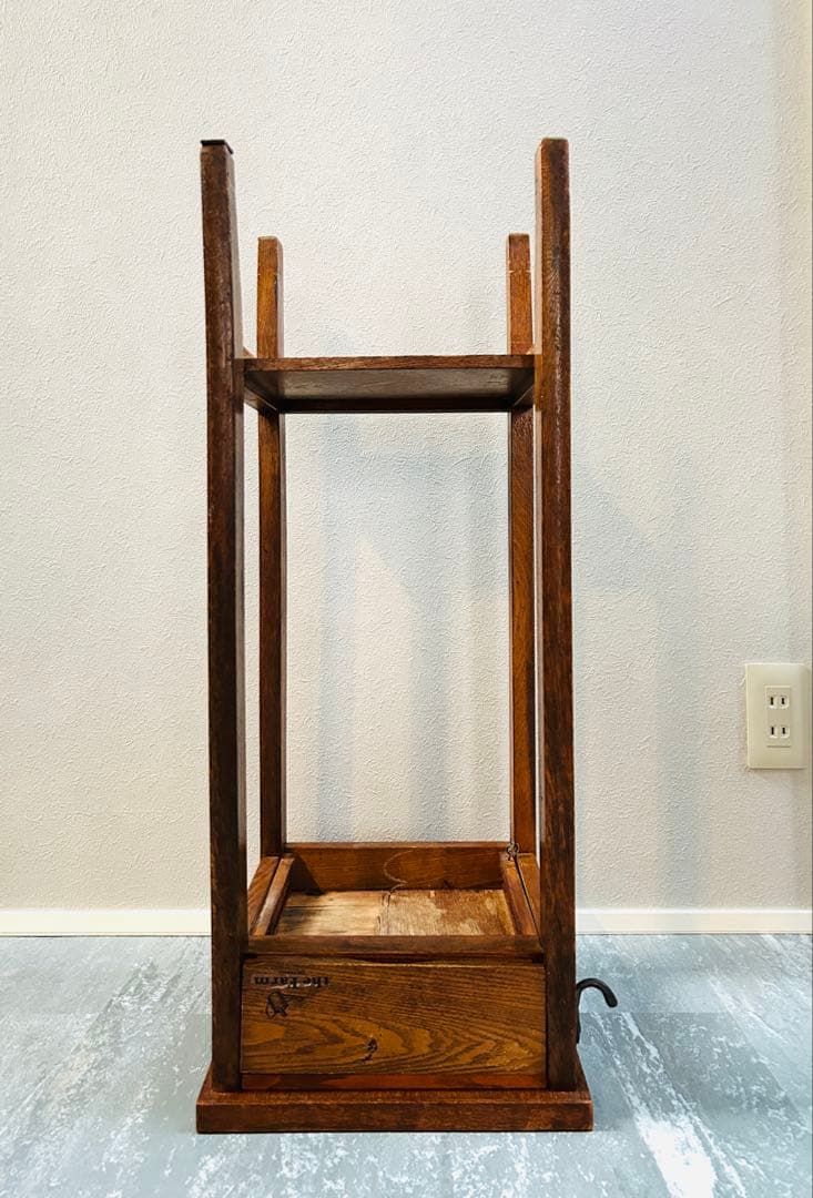 【ヴィンテージ感漂う】木製サイドテーブル｜引き出し付き｜USA風インテリア