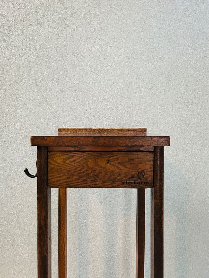 【ヴィンテージ感漂う】木製サイドテーブル｜引き出し付き｜USA風インテリア