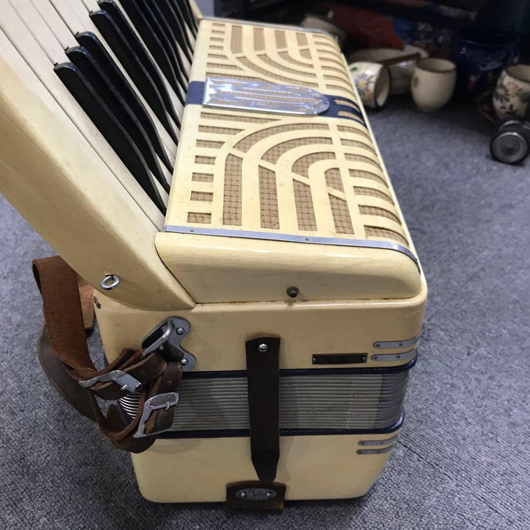 昭和レトロ　YAMAHAアコーディオンMODEL no 4970