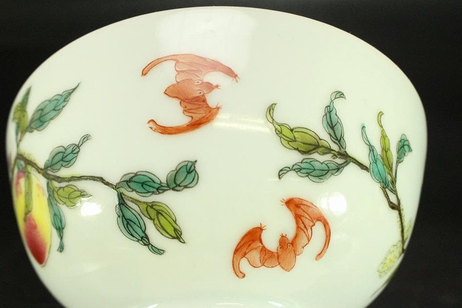 中国美術 色絵 桃蝙蝠 碗(A798)
