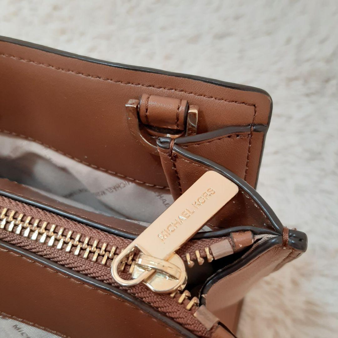 MICHAEL KORS　マイケルコース　ハンドバッグ　チャーム付き　ブラウン