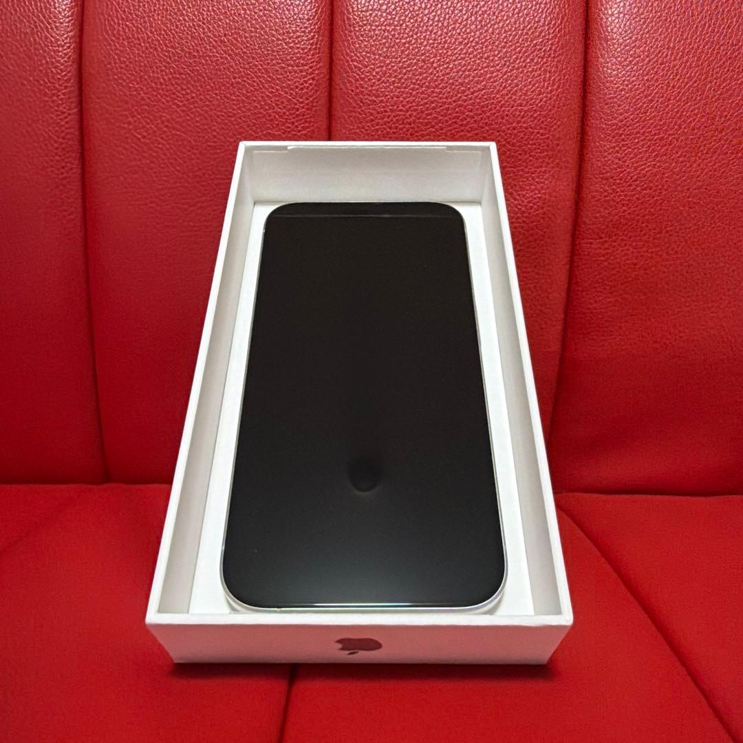 Apple iPhone 15 Pro 512GB ホワイトチタニウム